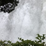 Unterm Steinsdalsfossen Unterm Steinsdalsfossen