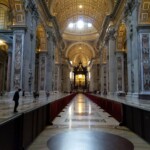 Im leeren Petersdom Im leeren Petersdom