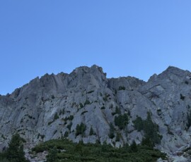 Da ging es rauf, das Kreuz lässt es so klein aussehen...